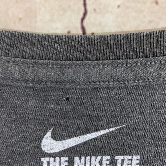 Men’s gray Nike T-shirt size large - Picture 3 of 5
